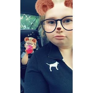 Meet your Posher, Stephanie